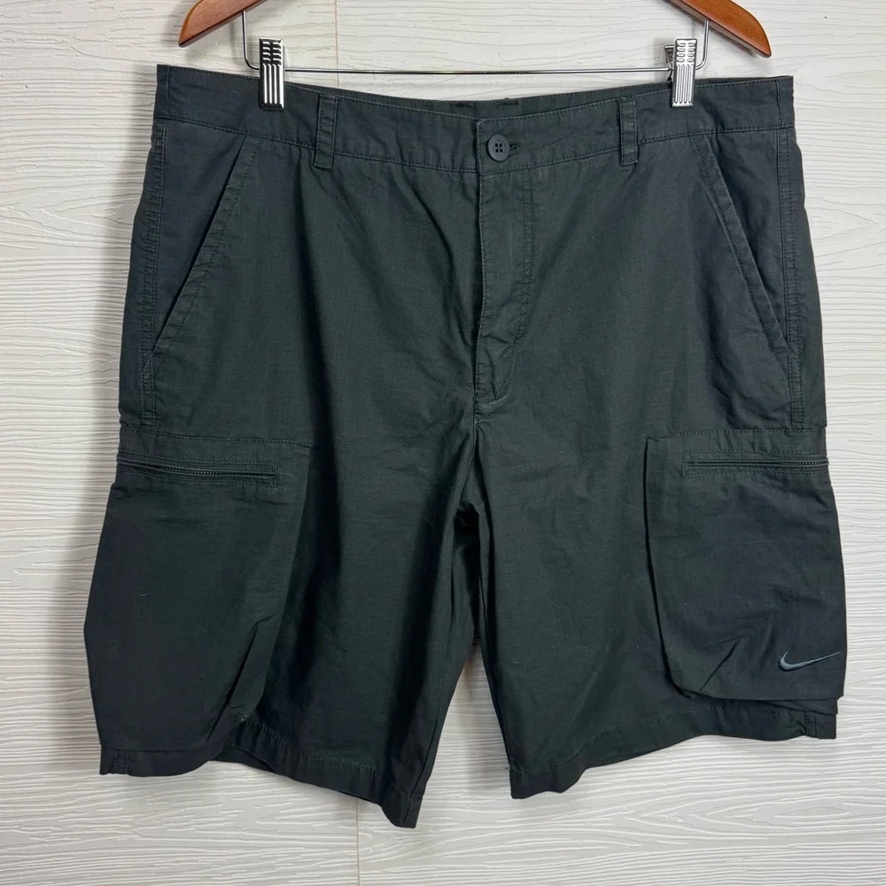 Nike Men's Dark Cargo Shorts Rip Stop Fabric Gray 36